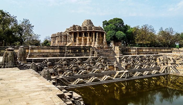 Sun Temple Modhera: Exquisite Chaulukya Craftsmanship Unveiled