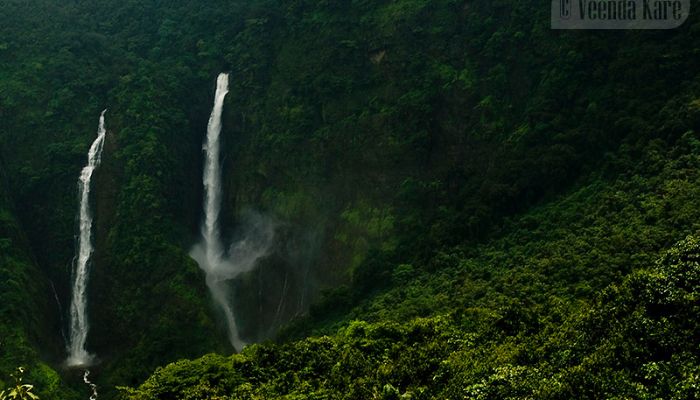 Vazra Sakla Waterfalls, located around 11 kilometers away, a captivating cascade amidst natural beauty